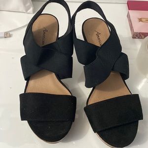 Black American Eagle wedges size 8(wide)